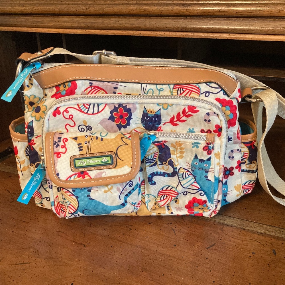 Lilly Bloom Crossbody Purse 12"x8"x4" Adorable Cat Design -Like New Condition